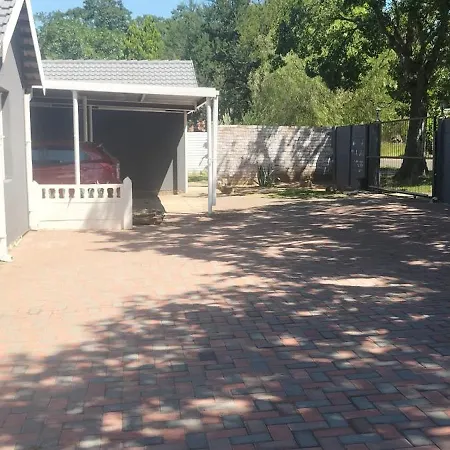 In & Out Overnight Stays Newcastle Exterior photo
